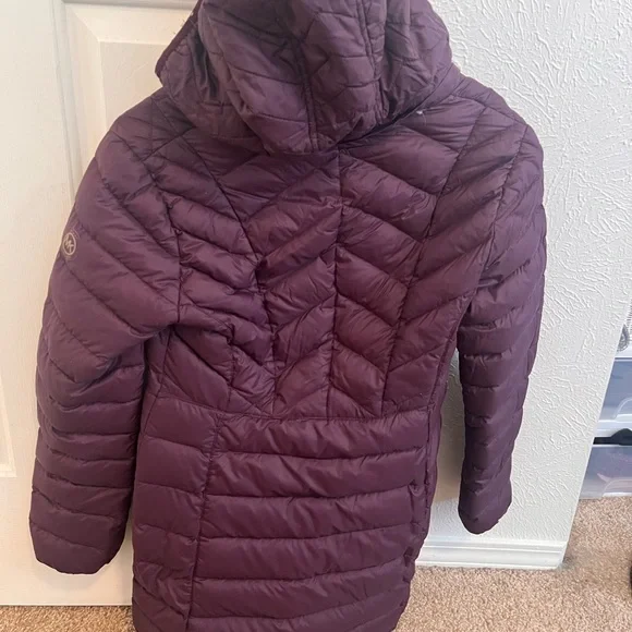 Maroon - Picture 2 of 3